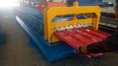 China rollo del panel del tejado de 4kw 380V PPGI que forma la máquina para las tejas del acero de la anchura de 840m m proveedor