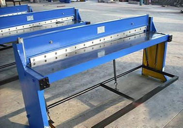 China Máquina de corte manual del oscilación del metal hidráulico del haz con el funcionamiento flexible proveedor