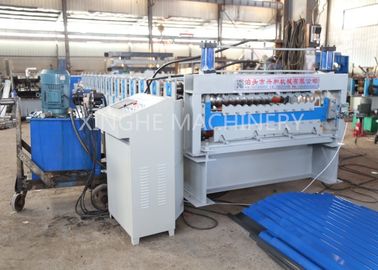 China Los paneles de acero galvanizados automáticos del tejado laminan la formación de la máquina proveedor