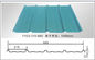 rollo de alta velocidad del panel del tejado 5.5KW que forma la máquina con la alta precisión en el corte proveedor