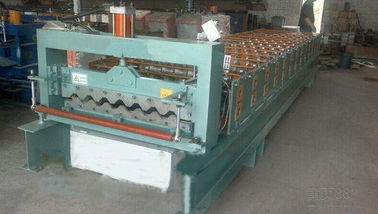 China Rollo de acero industrial de la teja de tejado que forma la máquina con el inversor automático de SAJ proveedor
